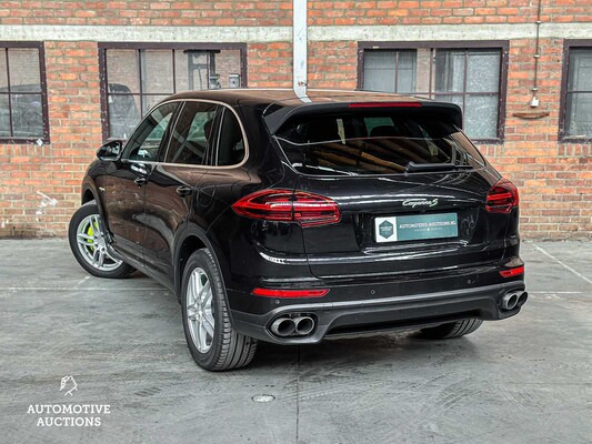 Porsche Cayenne S E-Hybrid 3.0 V6 416hp 2015 (Facelift)