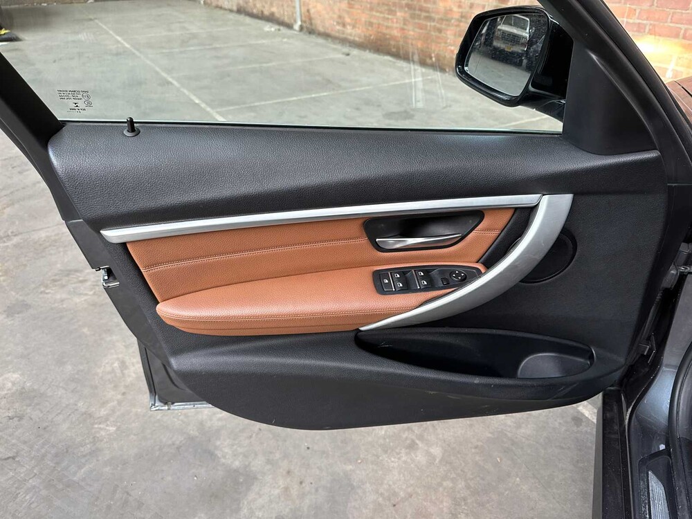 BMW 330e M-Sport Centennial High Executive 184pk 2016 (Origineel-NL) 3-serie, ND-217-B