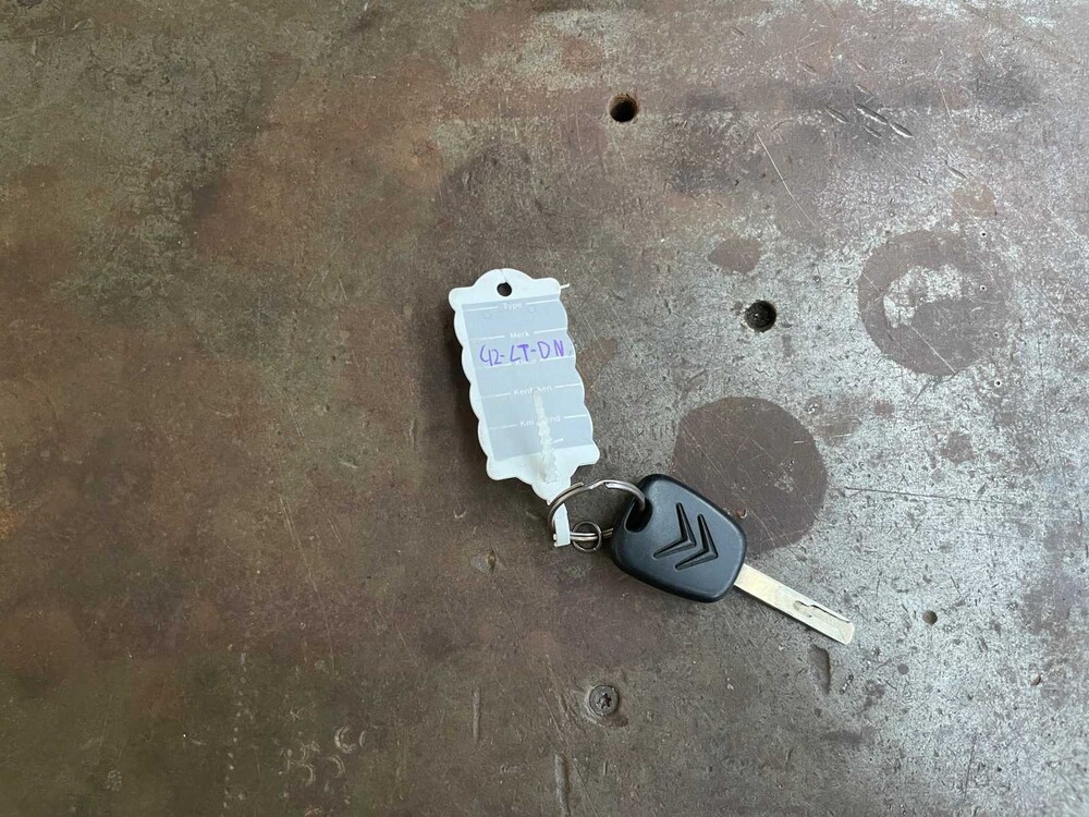 Citroen C3 1.1i Ligne Séduction 60PS 2003 (Original-NL), 42-LT-DN