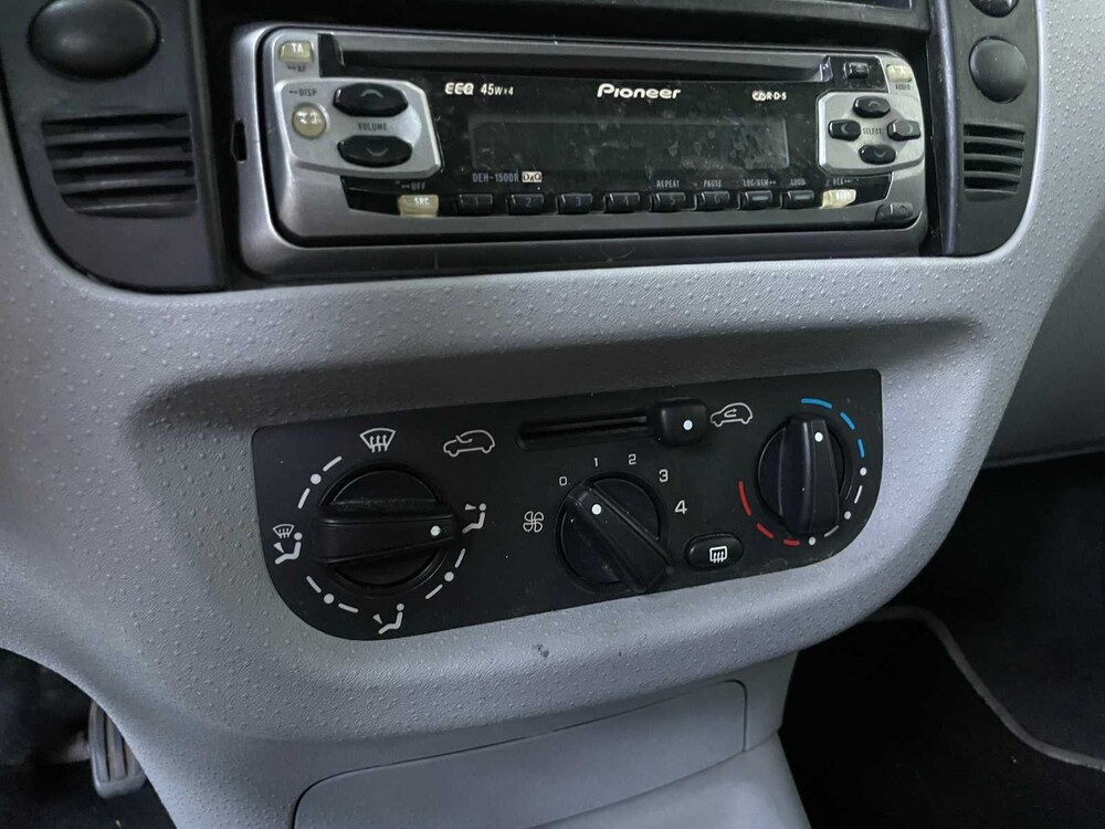 Citroen C3 1.1i Ligne Séduction 60PS 2003 (Original-NL), 42-LT-DN