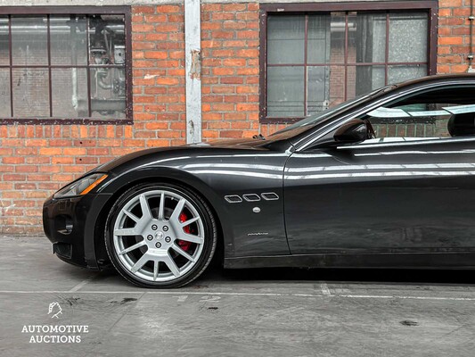 Maserati GranTurismo 4.2 V8 405pk 2008 youngtimer