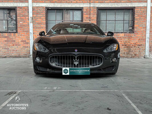 Maserati GranTurismo 4.2 V8 405hp 2008 youngtimer