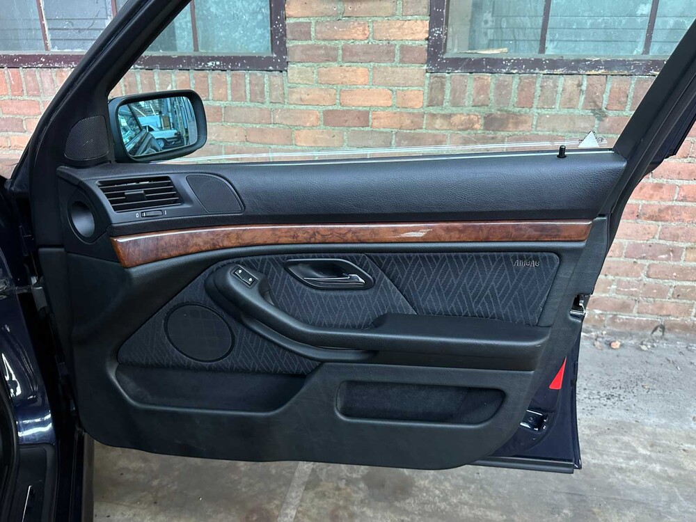 BMW 525i Executive 192hp 2002 (Original-NL) 5-series, 28-JV-ZJ