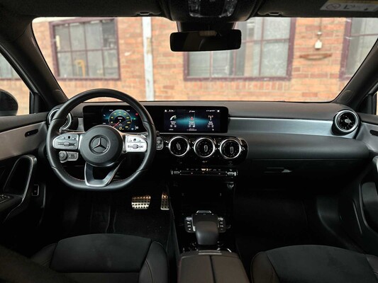 Mercedes-Benz A200 AMG Line 163hp 2022 A-class, R-642-PD