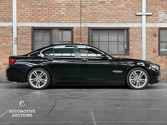 BMW 750i xDrive High Executive 449hp 2013 (Original-UK) 7-Series, 32-ZVG-3