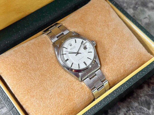 ROLEX 6694 OYSTERDATE 1970 SILVER DIAL (BOX INCLUDED AND PROOF OF AUTHENTICITY)