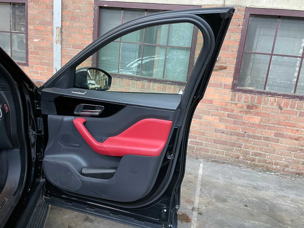 Jaguar F-PACE 2.0 Portfolio AWD 20d 179pk 2017, H-091-XH