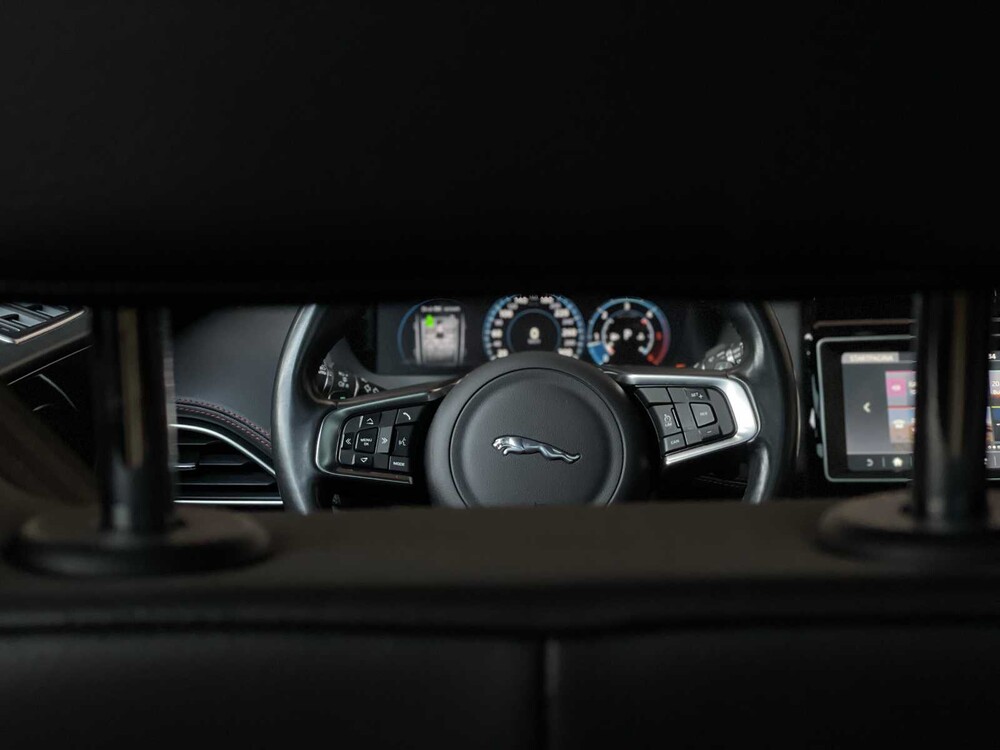 Jaguar F-PACE 2.0 Portfolio AWD 20d 179pk 2017, H-091-XH