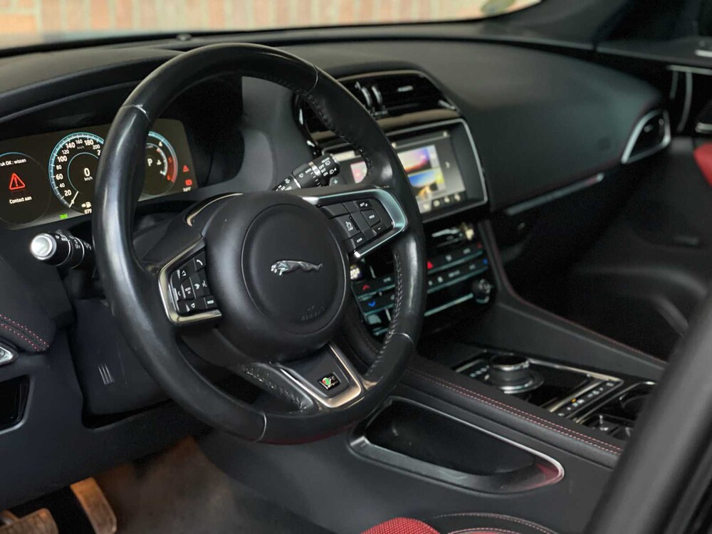 Jaguar F-PACE 2.0 Portfolio AWD 20d 179pk 2017, H-091-XH