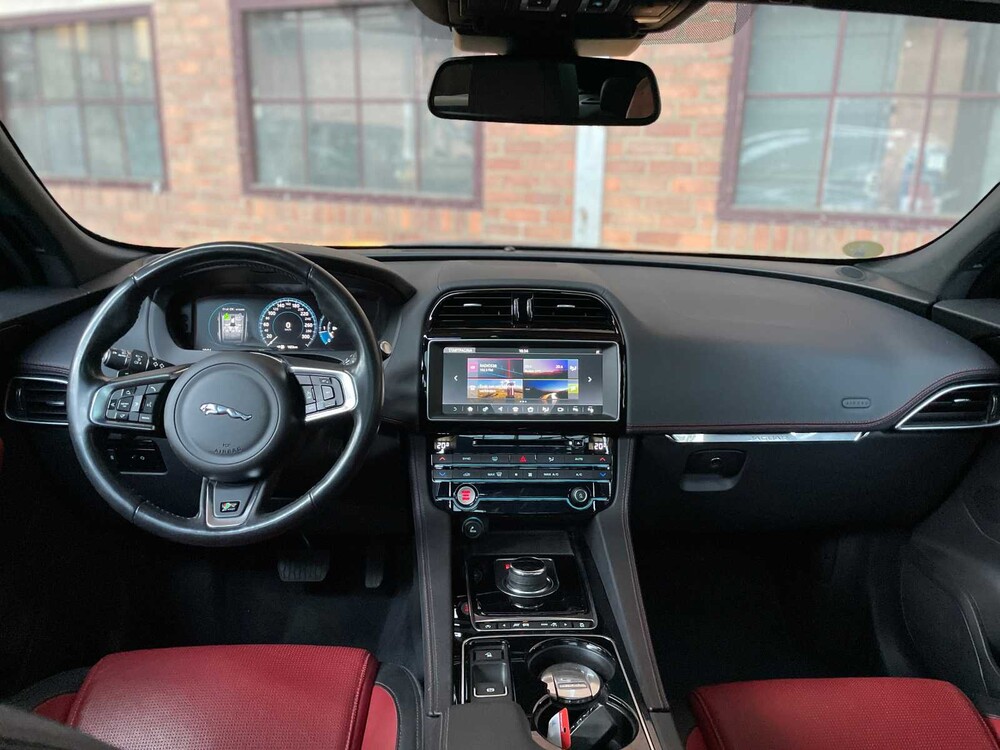 Jaguar F-PACE 2.0 Portfolio AWD 20d 179pk 2017, H-091-XH