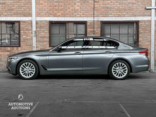 BMW 530e iPerformance High Executive G30 293PS 2018 5er (Original-UK), RV-702-V