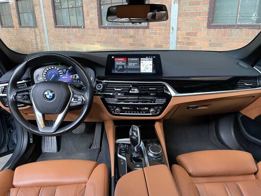 BMW 530e iPerformance High Executive G30 293PS 2018 5er (Original-UK), RV-702-V