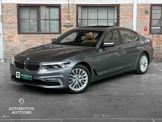 BMW 530e iPerformance High Executive G30 293hp 2018 5-Series (Original-UK), RV-702-V