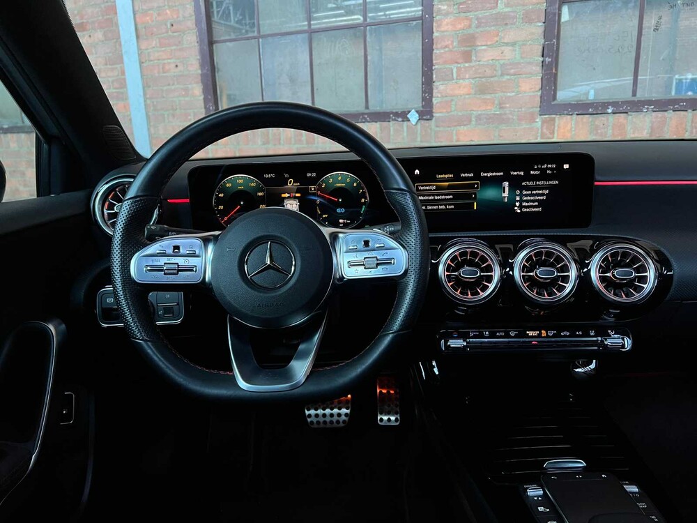 Mercedes-Benz A250e AMG Business Solution 160pk 2022 A-klasse, X-451-TP