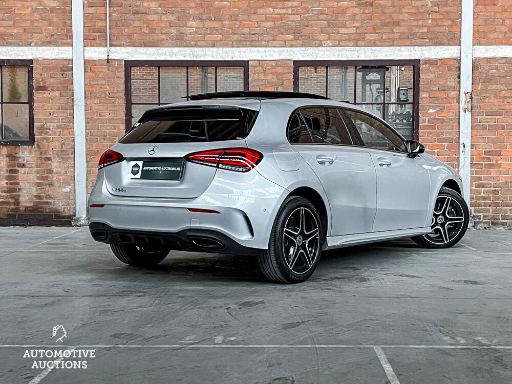 Mercedes-Benz A250e AMG Business Solution 160pk 2022 A-klasse, X-451-TP