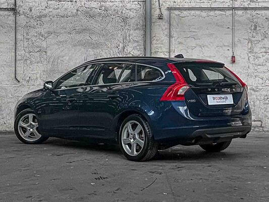 Volvo V60 1.6 T3 R-Design 150PS 2011, 09-TSF-1