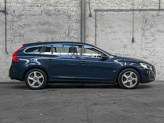 Volvo V60 1.6 T3 R-Design 150PS 2011, 09-TSF-1