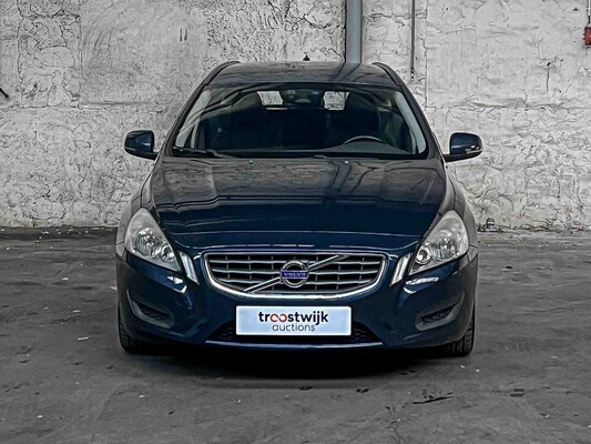 Volvo V60 1.6 T3 R-Design 150PK 2011, 09-TSF-1