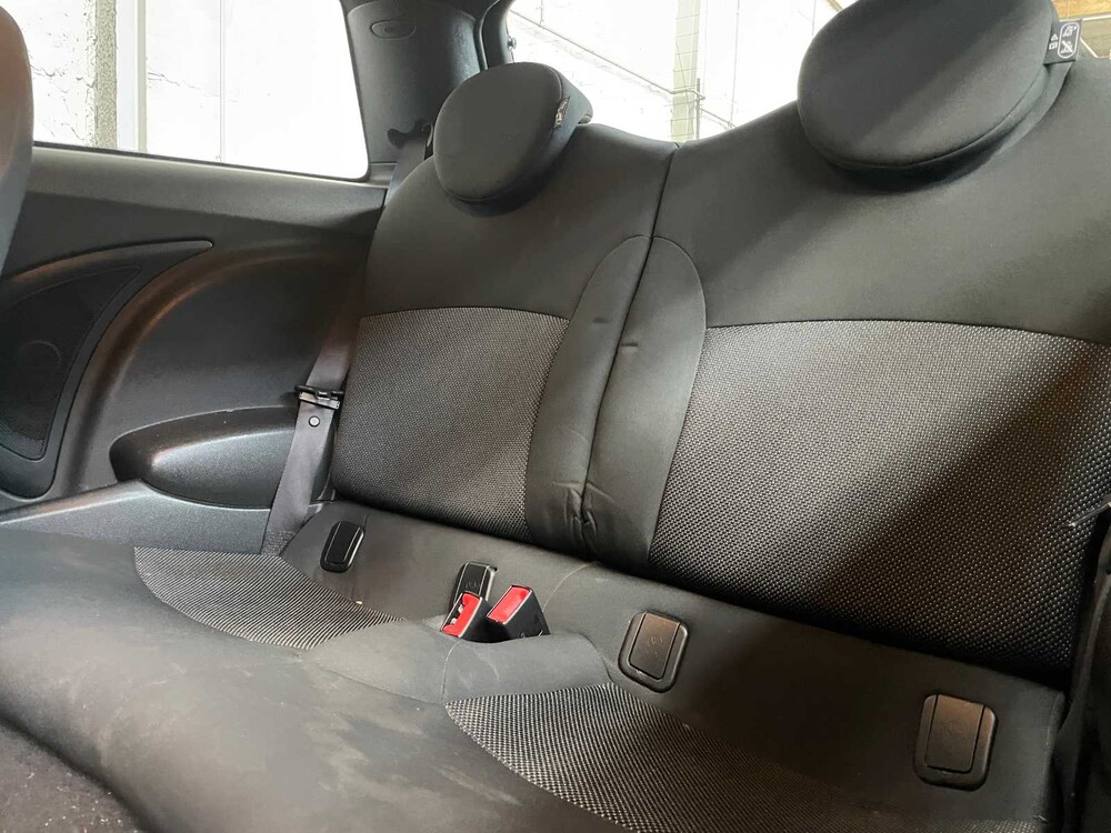 Mini Cooper D Pepper 1.6 109HP 2012 (Original-NL) 19-KNT-1