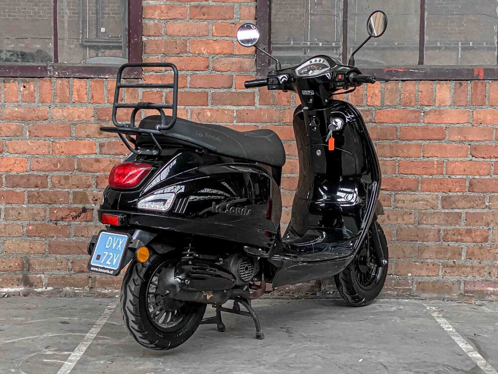 La Souris Sourini, DVX-72-V - Scooter