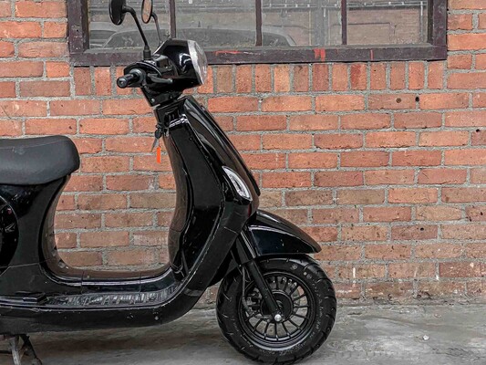 La Souris Sourini, DVX-72-V - Scooter