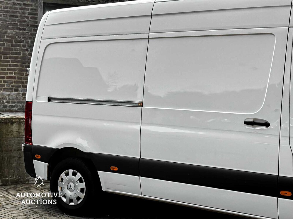 Mercedes-Benz eSprinter L2H2 55kWh 116hp 2021 (Original-NL), VKN-55-N