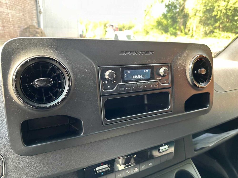 Mercedes-Benz eSprinter L2H2 55kWh 116hp 2021 (Original-NL), VKN-55-N