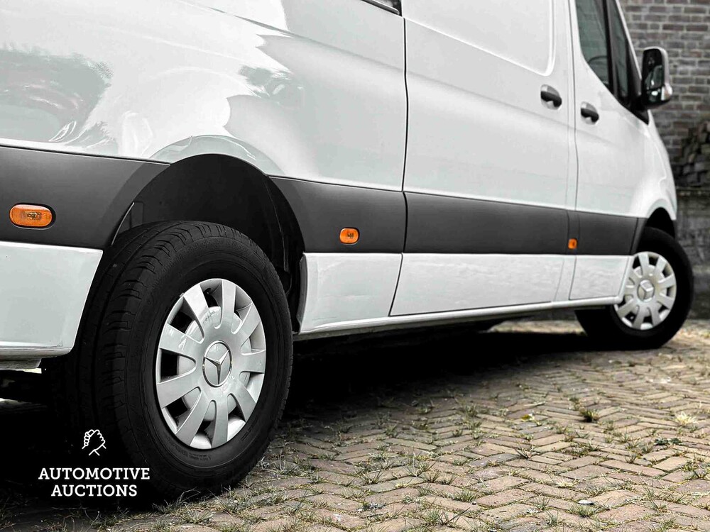 Mercedes-Benz eSprinter L2H2 55kWh 116hp 2021 (Original-NL), VKN-55-N