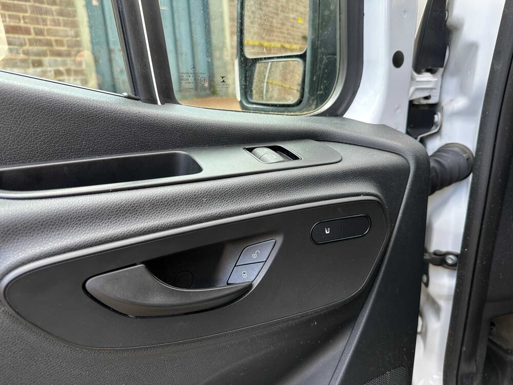 Mercedes-Benz eSprinter L2H2 55kWh 116hp 2021 (Original-NL), VKN-55-N