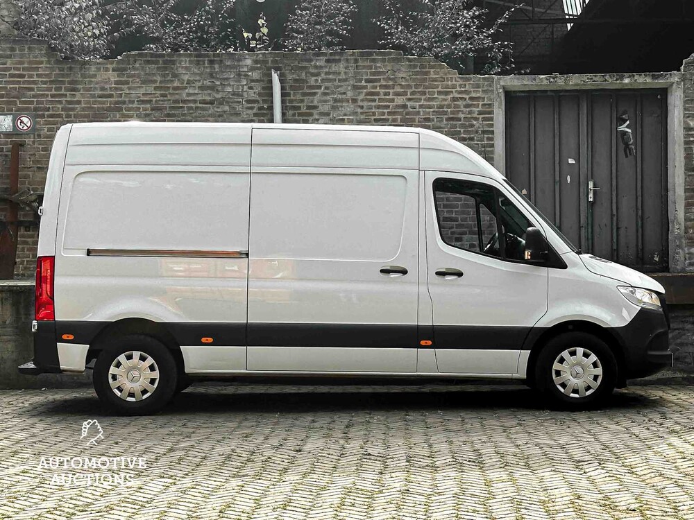 Mercedes-Benz eSprinter L2H2 55kWh 116hp 2021 (Original-NL), VKN-55-N