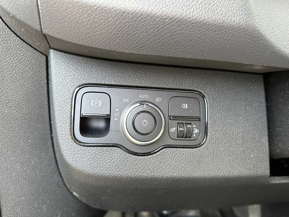 Mercedes-Benz eSprinter L2H2 55kWh 116hp 2021 (Original-NL), VKN-55-N