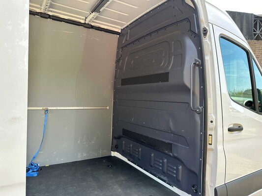 Mercedes-Benz eSprinter  L2H2 55kWh 116pk 2021 (Origineel-NL), VKN-55-N