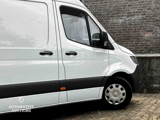 Mercedes-Benz eSprinter L2H2 55kWh 116hp 2021 (Original-NL), VKN-55-N