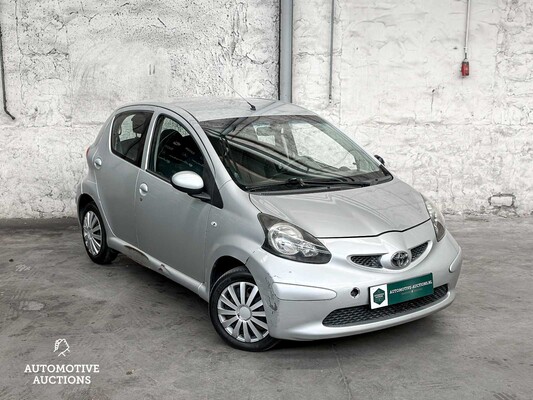 Toyota Aygo 1.0-12V 68pk 2006, TP-556-P