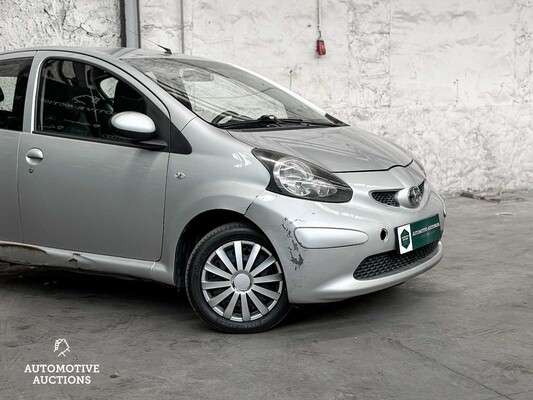 Toyota Aygo 1.0-12V 68pk 2006, TP-556-P