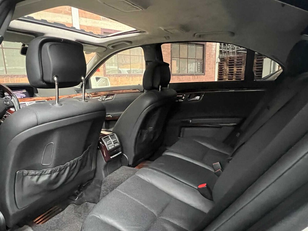 Mercedes-Benz S600 Long 5.5 V12 517hp 2006 S-Class Youngtimer