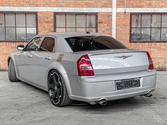 Chrystler 300C SRT8 6.1 V8 425hp 2005 youngtimer