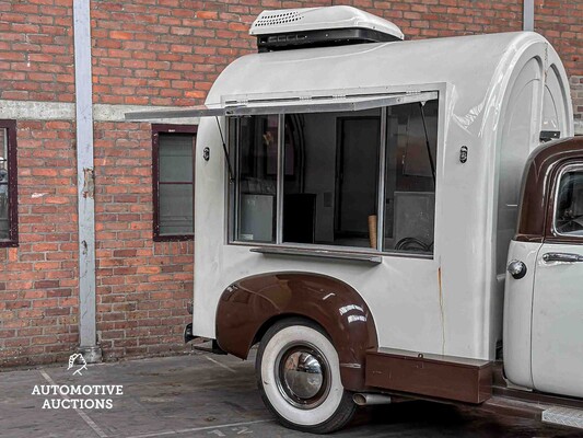 Chevrolet 3600 Ice Cream Truck (FOOD TRUCK) 1952