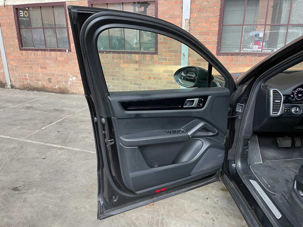 Porsche Cayenne Coupé E-Hybrid 3.0 V6 462hp 2020 (original-NL + 1st owner), H-388-FL