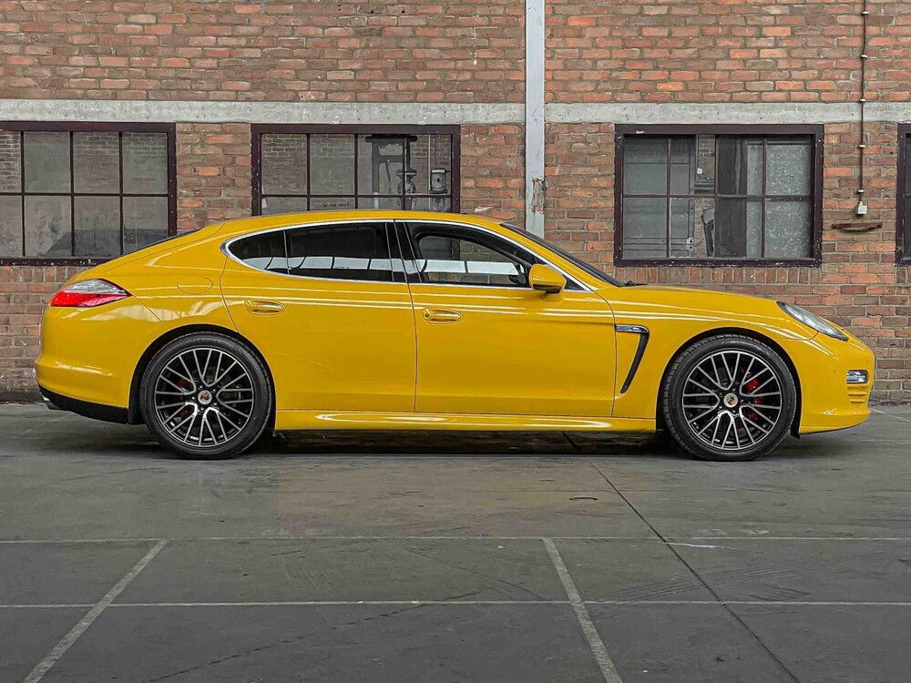 Porsche Panamera 4S 4.8 V8 400hp 2010