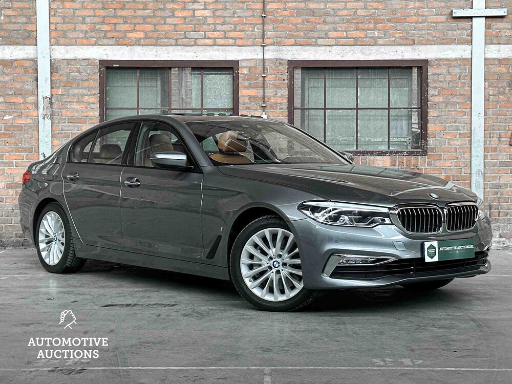 BMW 530e iPerformance High Executive G30 293hp 2018 5-Series (Original-UK), RV-702-V
