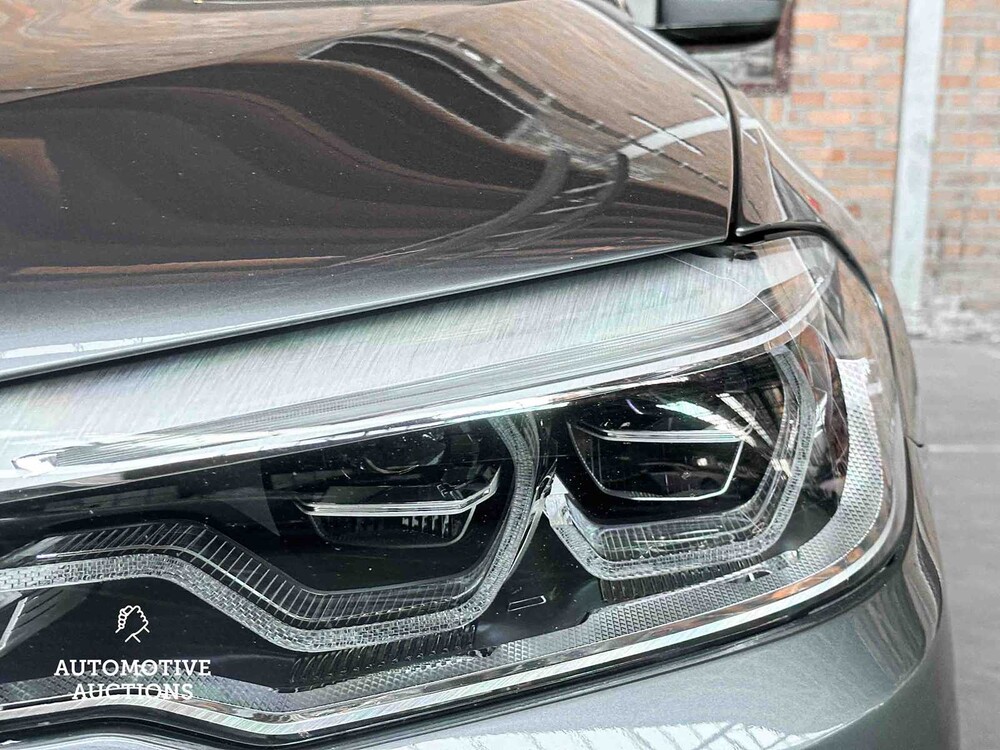 BMW 530e iPerformance High Executive G30 293hp 2018 5-Series (Original-UK), RV-702-V