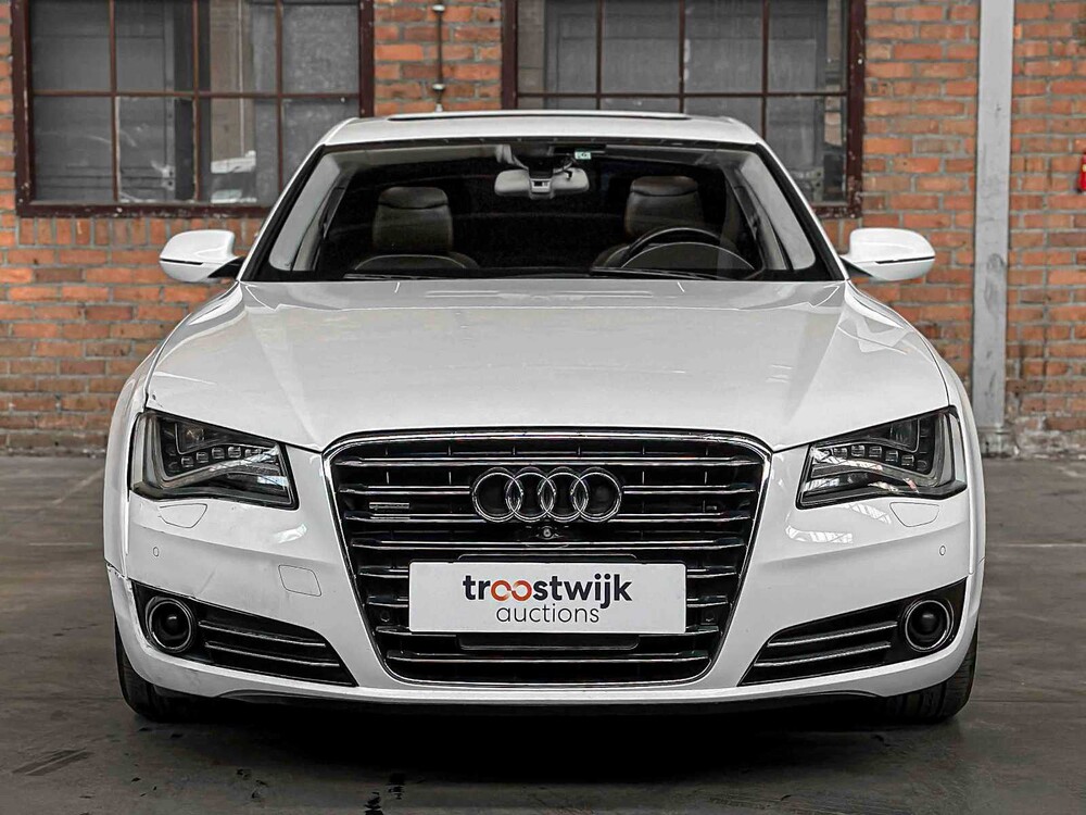 Audi A8 Long 4.0 TFSI V8 435HP 2012
