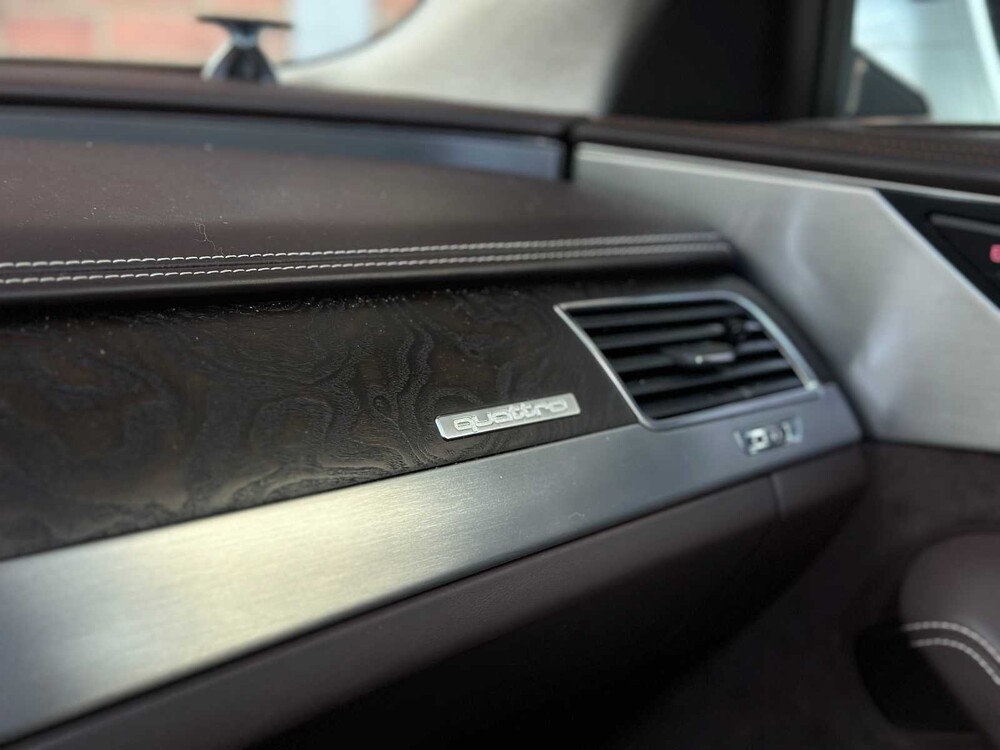 Audi A8 Long 4.0 TFSI V8 435HP 2012