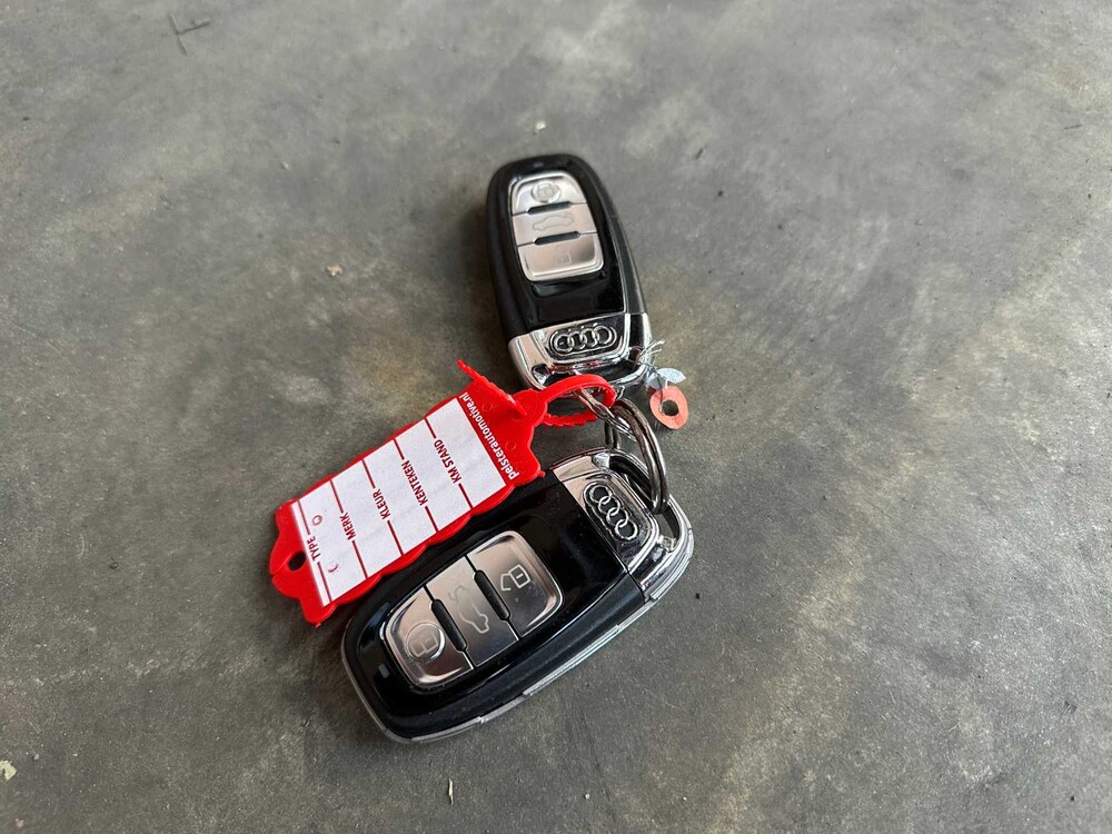 Audi A8 Long 4.0 TFSI V8 435HP 2012