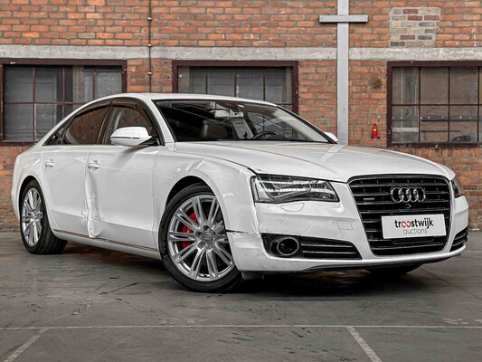 Audi A8 Long 4.0 TFSI V8 435HP 2012