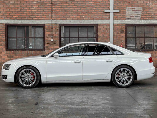 Audi A8 Long 4.0 TFSI V8 435HP 2012