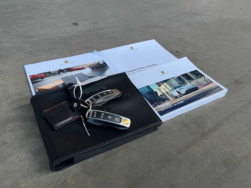 Porsche Taycan 4S Performance 84kWh 489hp 2022 (original-NL + 1st owner), P-217-VP