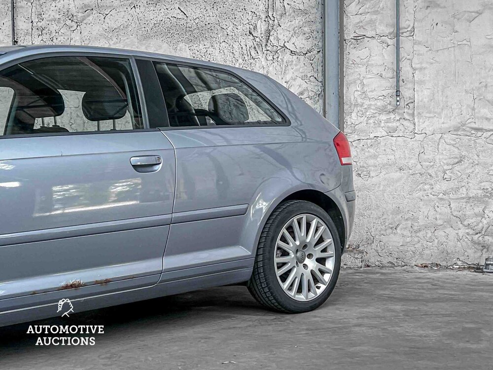Audi A3 1.6 Attraction 102pk 2004 (Origineel-NL), 77-PD-PL