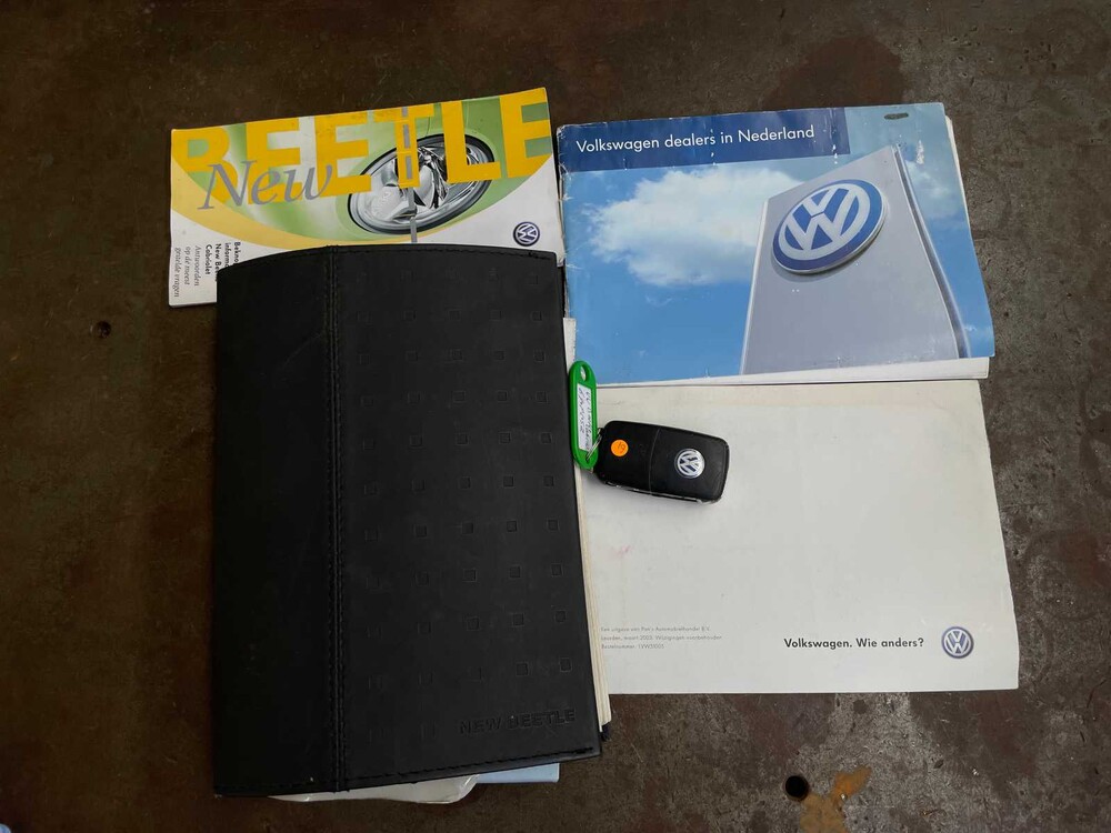 Volkswagen New Beetle Cabriolet 1.6 102hpj 2004 (Original-NL), 69-PL-SZ